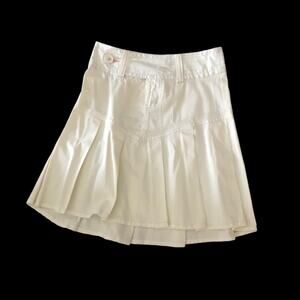 It’s in your genes 100% cotton white skirt small